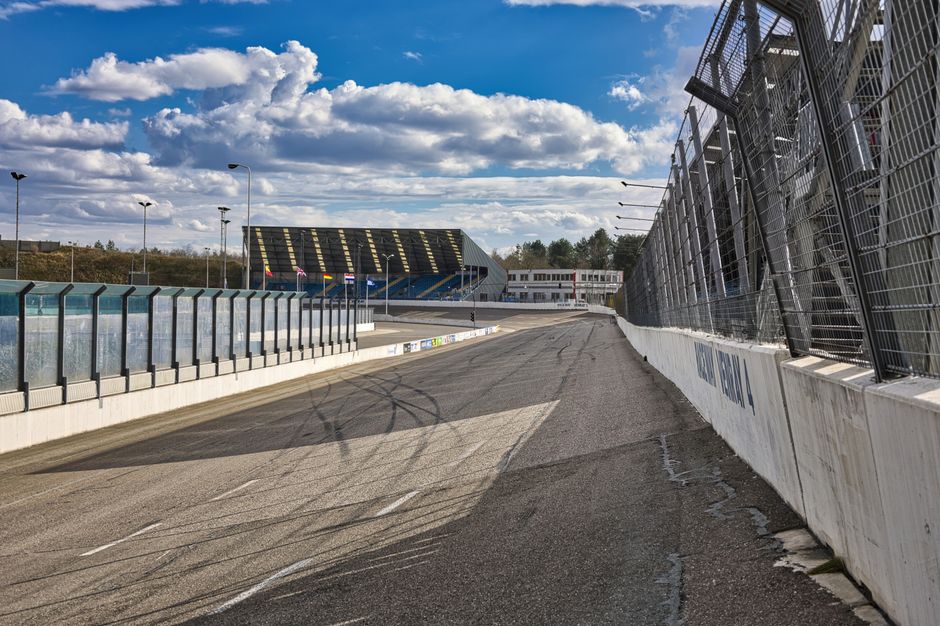 Vue d'ensemble du circuit de karting et de son tracé